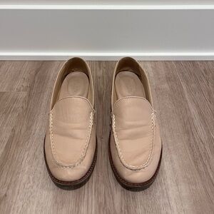 Sperry Cream Loafers Slip-Ons Classic Design